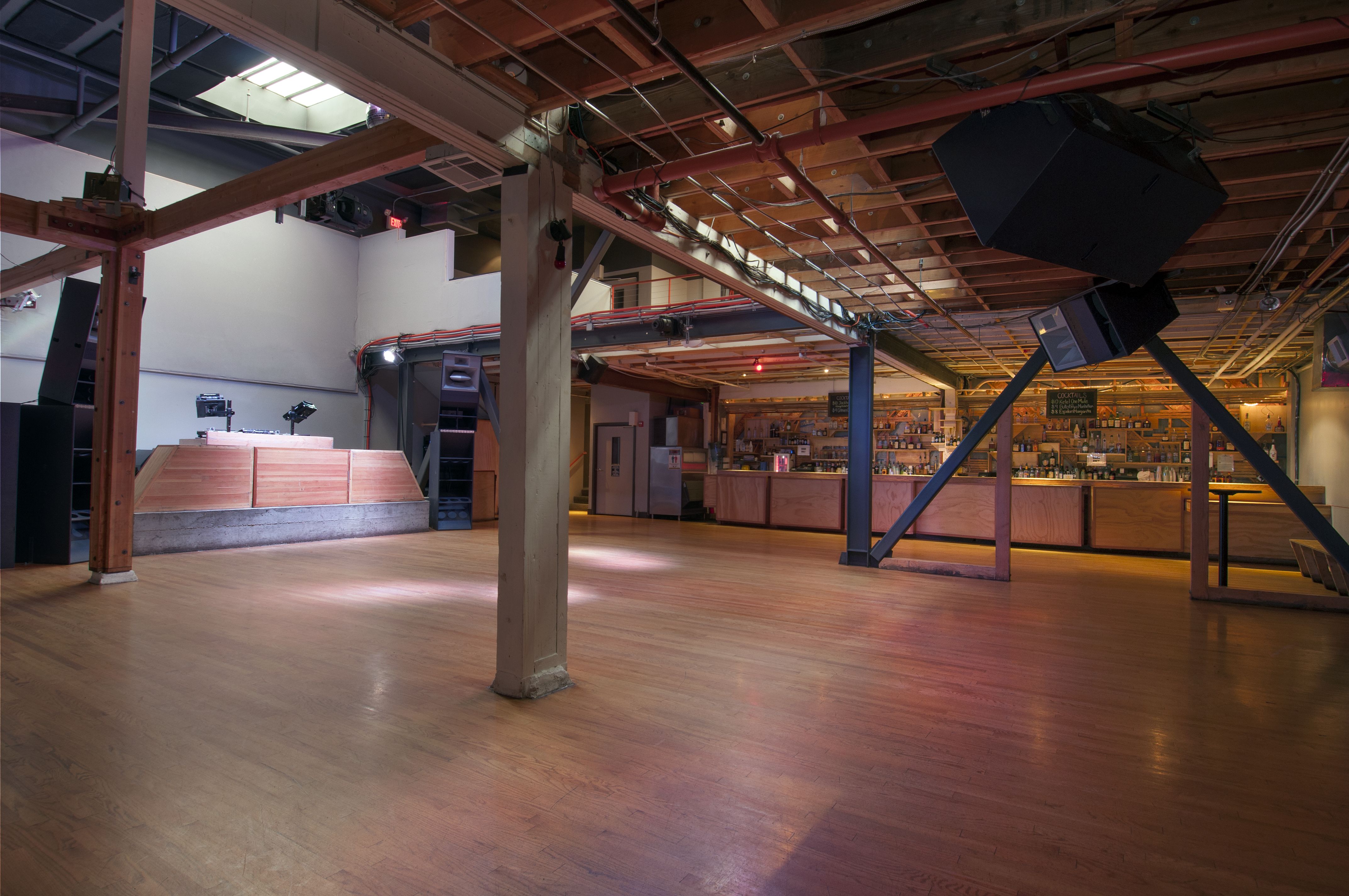 Main room - view from entrance (day).